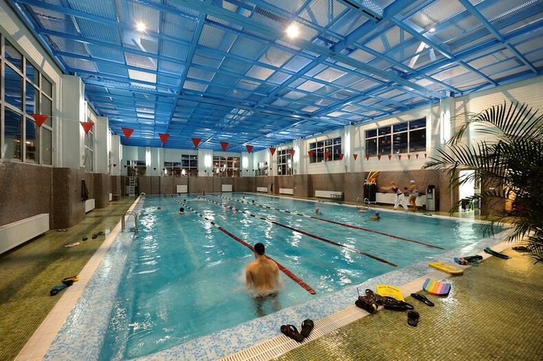 Im Pool kann es zu Pilzbefall kommen.