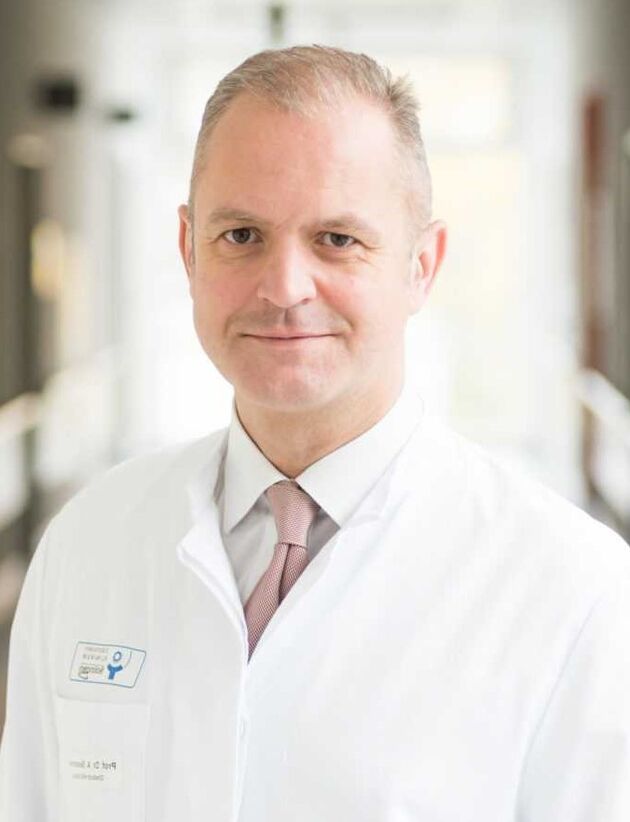 Arzt Dermatologe Tomas Krausche